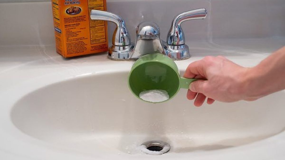 clean kitchen sink pipes