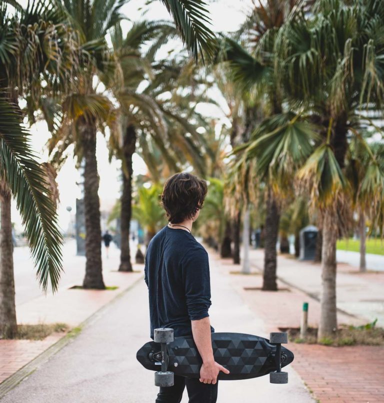 Tips to Keep Healthy Battery of Electric Skateboard to Enjoy Your Ride