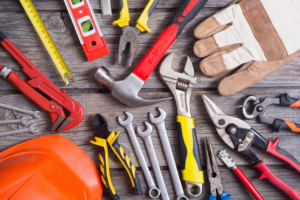 5 Essential Tools That Every Contractor Needs