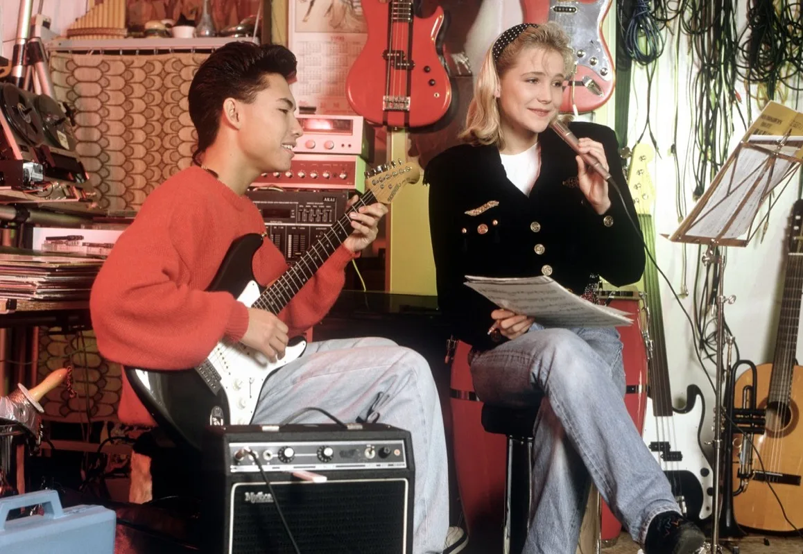 8 memories of the 80s children will always remember  