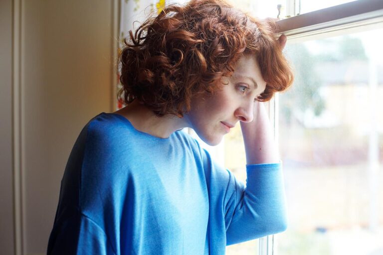 How Is OCD Different From Schizophrenia: Main Symptoms and Differences