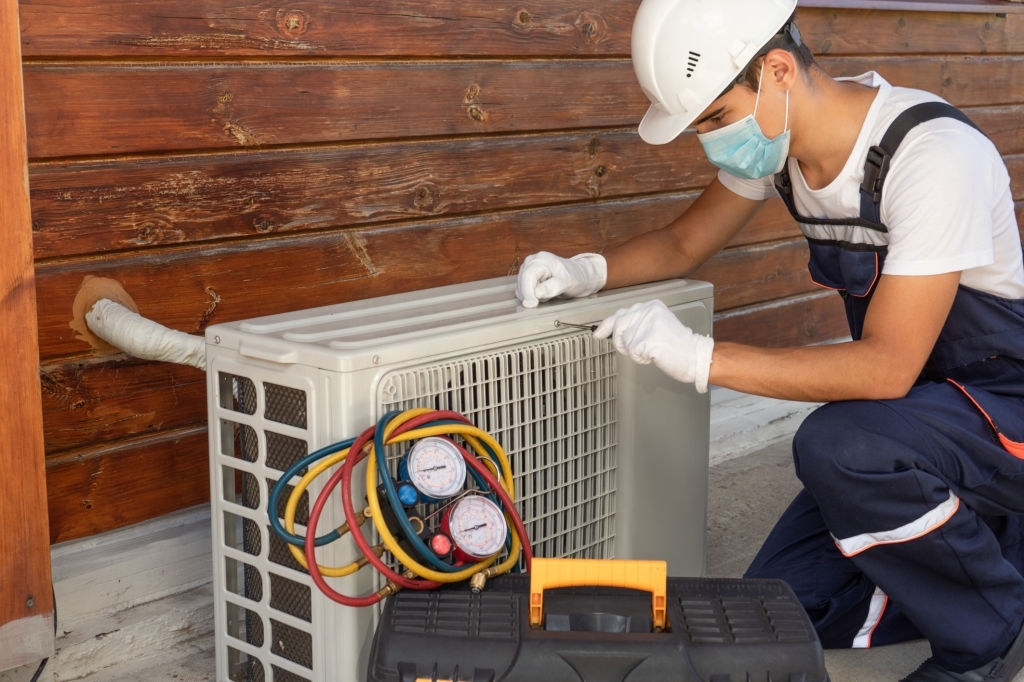 What You Need to Know Before Hiring an Air Conditioning Repair Service