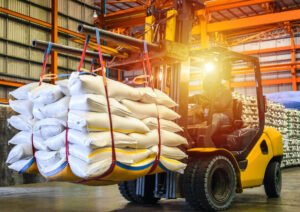 Unlocking the Advantages of Material Handling Equipment in a Dynamic World